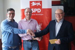 Den Dank an Hans-Peter Storz verband der SPD-Kreisvorsitzende Torsten Stumpf mit den Glückwünschen für seinen Nachfolger